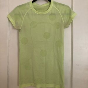 Lululemon Swiftly Tech Tee Size 4